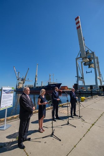 Konferencja o pogłebieniu Kanału Dębickiego w porcie w Szczecinie