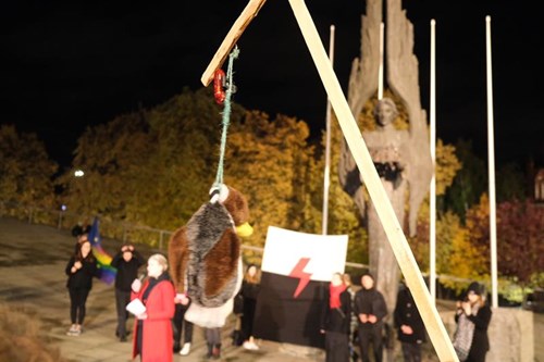 Pikieta na pl. Solidarności w Szczecinie rok po wyroku Trybunału Konstytucyjnego ws. aborcji