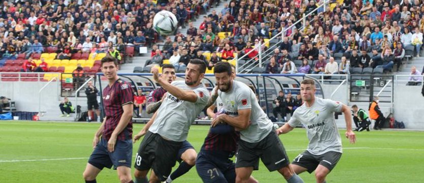 Piłka nożna. Pogoń zdeklasowała Górnika