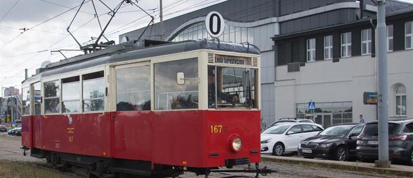 Brak planów na niedzielę? Wybierz się w niezwykłą podróż historyczną linią turystyczną nr 0