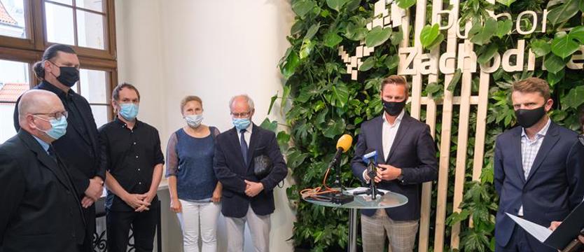 Coraz więcej wad kręgosłupa. Unijne pieniądze mają zahamować ten trend