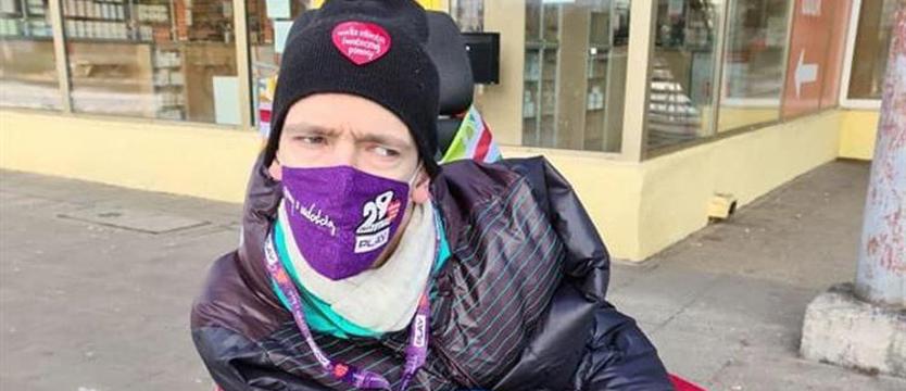 Sam potrzebuje wsparcia, walczy o zdrowie mamy