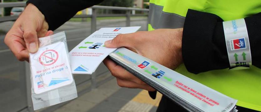 Odblaski mogą uratować życie. Świeć przykładem, dla bezpieczeństwa