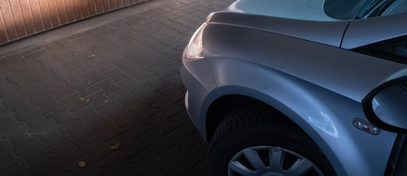 Obrabowany metodą „na koło”. Stracił 100 tysięcy złotych