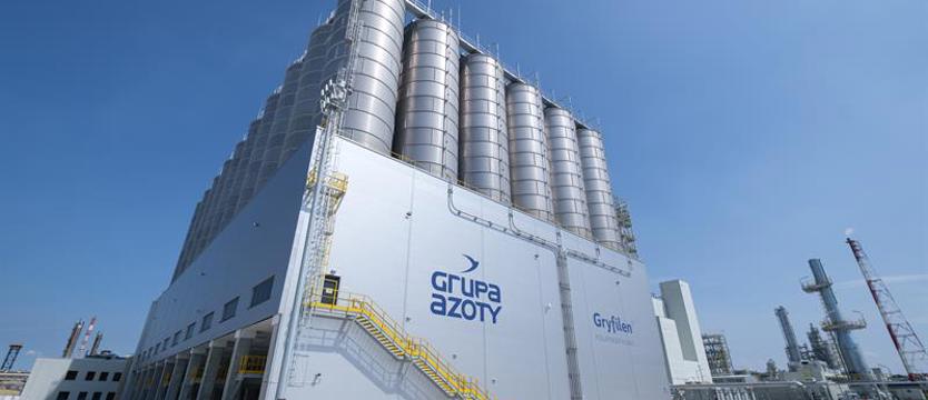 Awaria zasilania w Polimerach Police. Zakład przerwał produkcję