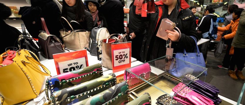 Ruszyły szalone wyprzedaże