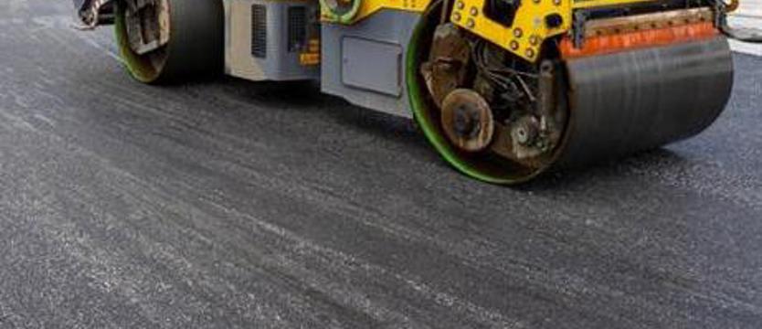 Weekendowy remont nawierzchni na ul. Pomorskiej. Zmiany w komunikacji