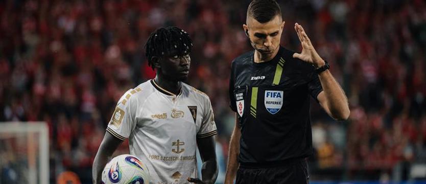 Piłka nożna. Pogoń przespała 45 minut i... wygrała