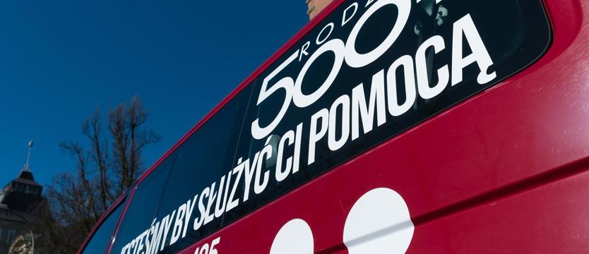 Po 500 zł w poniedziałek długich kolejek nie ma