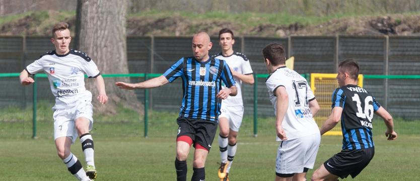 Z III - ligowych boisk. Tylko Świt przegrał