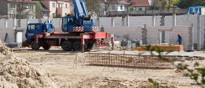 Tenis. Hala z opóźnieniem