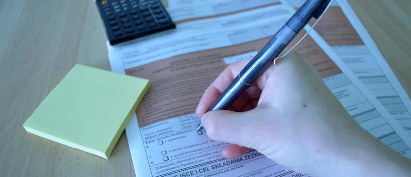 Bądź czujny, podatkowi oszuści mailują