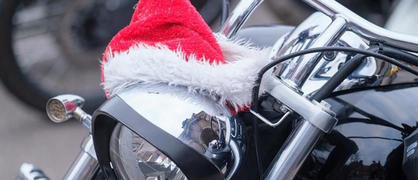 Motocykliści zbierają słodycze na mikołajki!