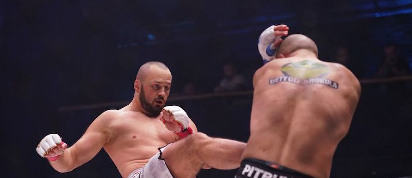 MMA. Narkun obronił pas mistrzowski.