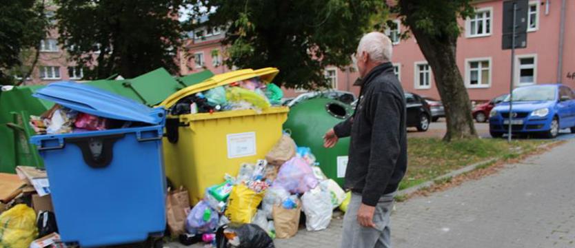 Goleniów  tonie w śmieciach. Sesja zakończy konflikt?