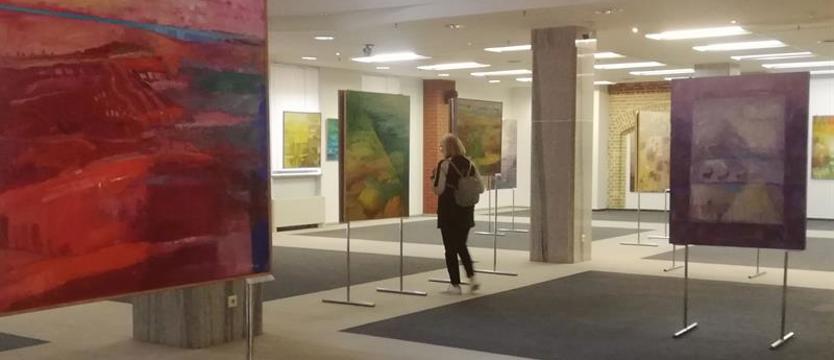 Na moment zatrzymać świat. Obrazy Wiesławy Markiewicz w Książnicy Pomorskiej