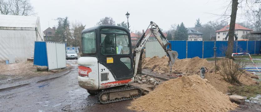 Hala tenisowa z opóźnieniem. Skończy się w sądzie ?