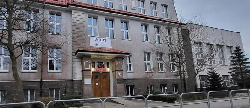 Chcą wypowiedzieć Kołobrzegowi umowę oświatową. Co z wiejskimi dziećmi?