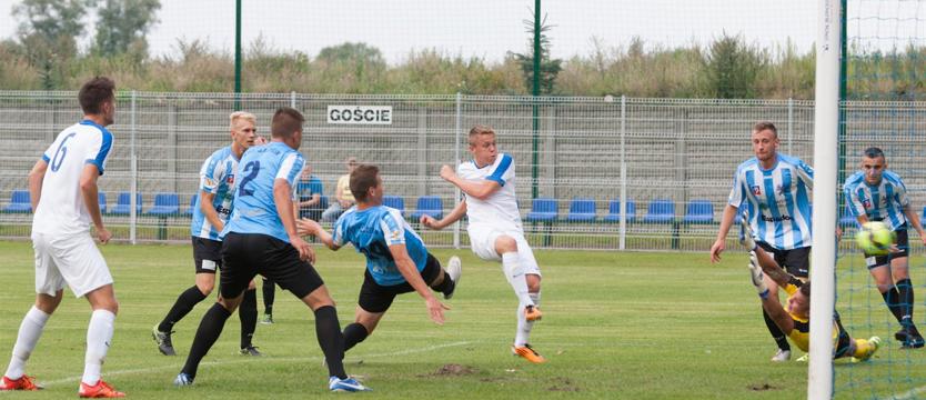 Piłka nożna. Świt - Chwaszczyno 2:2