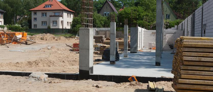 Tenis. Hala tenisowa jak telenowela