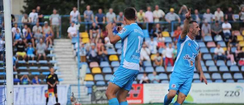 Piłka nożna. Derby dla Błękitnych