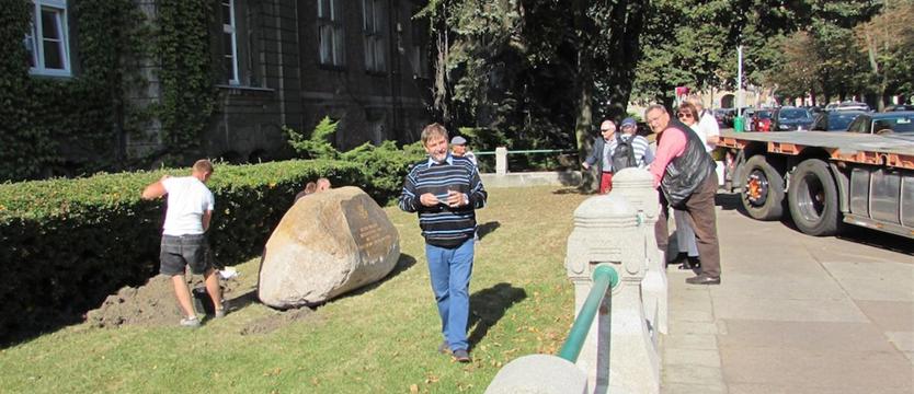 Odsłonią pamiątkowy kamień