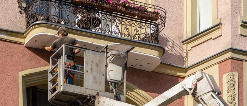 Balkony pod kontrolą. Naprawa często za droga