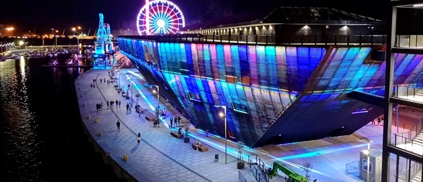 Iluminacja muzeum morskiego tylko w weekendy