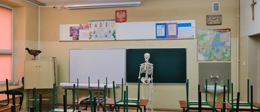 W regionie znów duży wzrost zakażeń wśród uczniów. COVID-19 zamknął placówki oświatowe