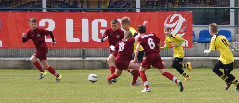 Piłka nożna. 13-latki gromią rywali