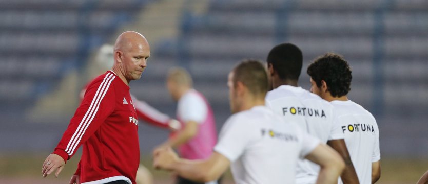 Piłka nożna. Przerwany mecz w Tiranie (FILM)