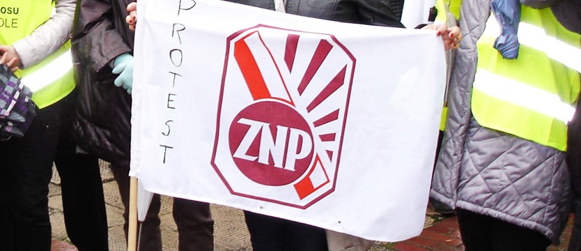 Dwa autokary na protest