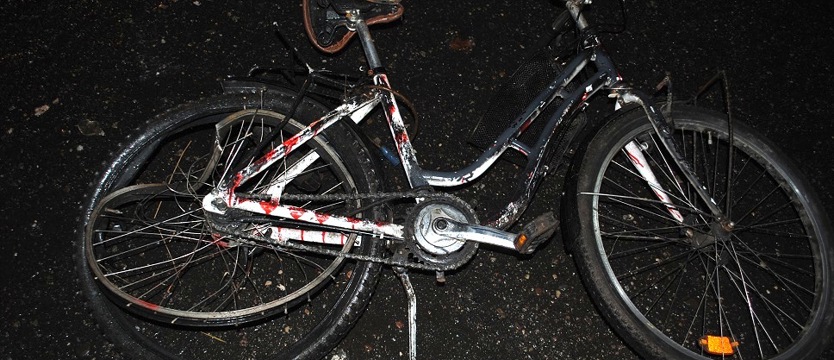 Pijany rowerzysta bez odblasków i świateł