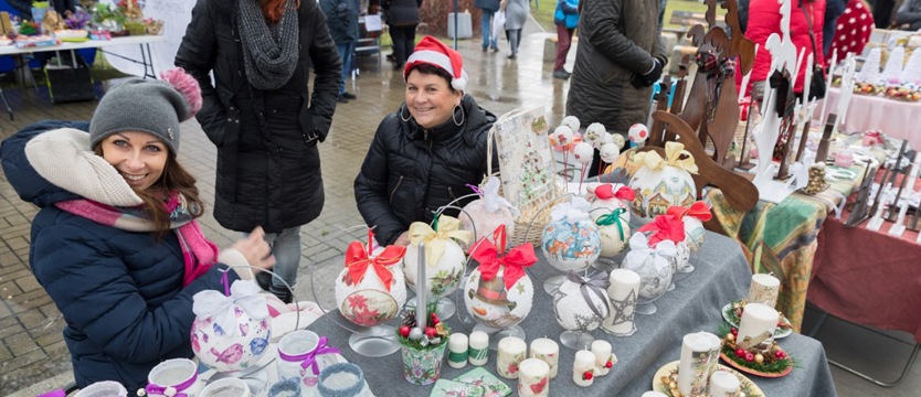 Świąteczny jarmark na Pogodnie