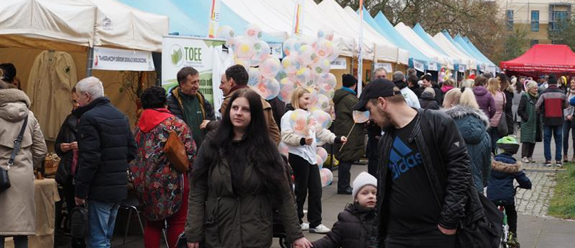 Wiosennie, przedświątecznie, charytatywnie. W Policach dla Adasia