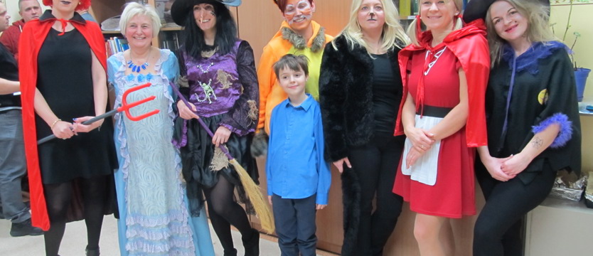 Młodzi aktorzy i dziennikarze