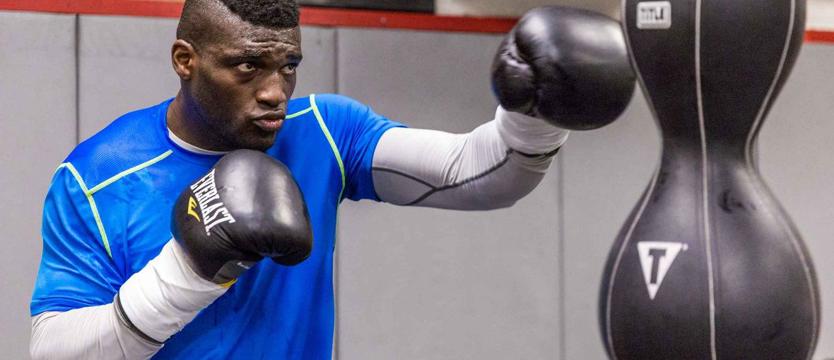 Boks. Ugonoh przegrał, ale skradł serca fanów