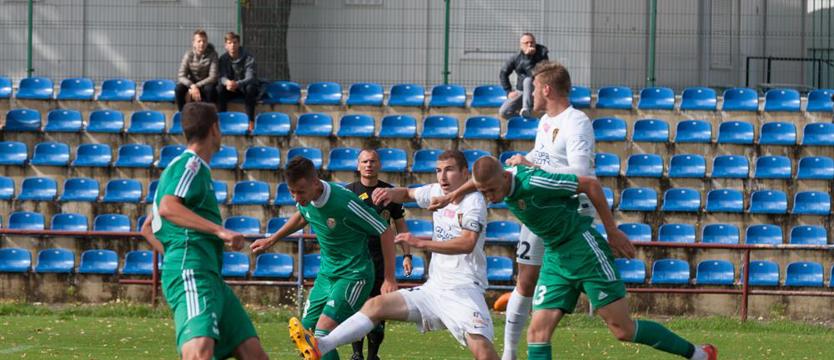 Piłka nożna. Piąta wygrana z rzędu (GALERIA)