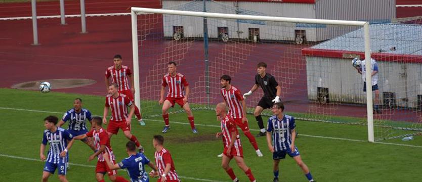 Piłka nożna. Utrzymanie Floty oraz remisy i porażki w III lidze