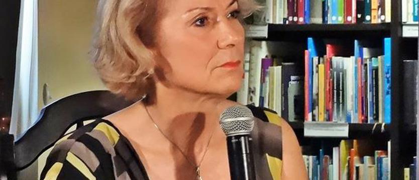 O wieżowcu i ludziach w nim pracujących. „Bo to dobra telewizja była…”