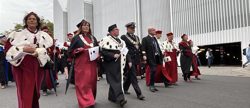 Naukowcy i studenci przemaszerowali przez Szczecin