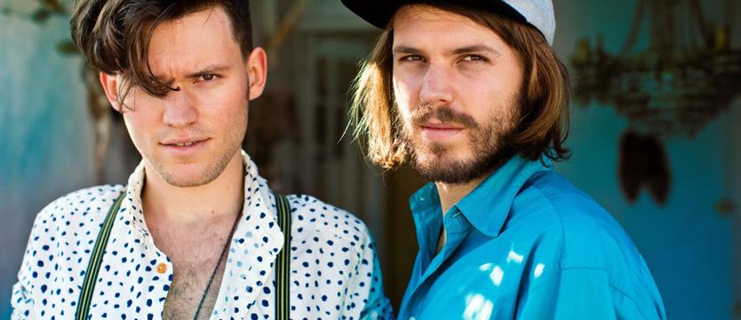 Razem przeciwko światu