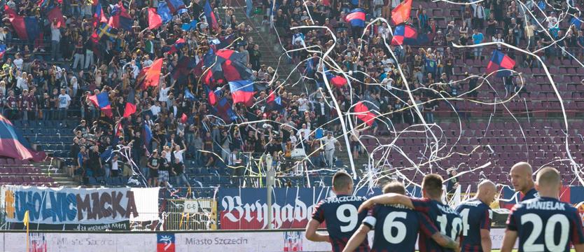 Piłka nożna. Lider nie przyciągnie tłumów