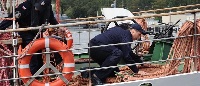 Pod żaglami ORP Iskra - rejs kandydacki