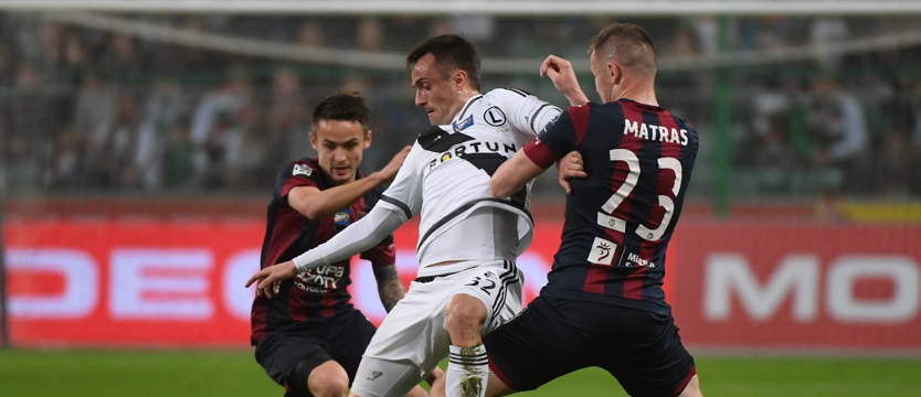 Piłka nożna. Bez niespodzianki, Pogoń przegrała