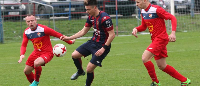 Piłka nożna. Lider lepszy od rezerw Pogoni