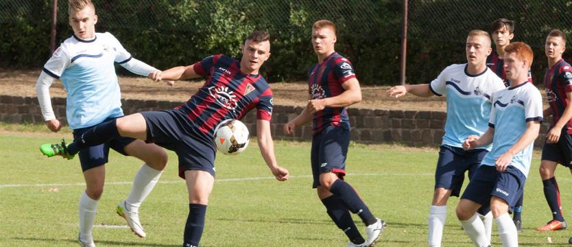 Piłkarski czwartek. Derby juniorów