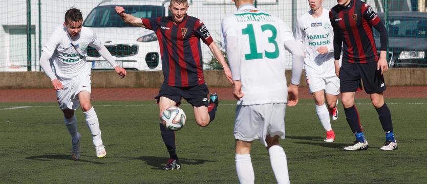 Piłka nożna. Juniorzy młodsi ze zmiennym szczęściem