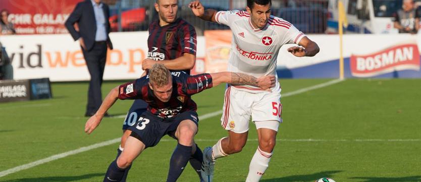 Piłka nożna. Skrzydłowi bez skrzydeł