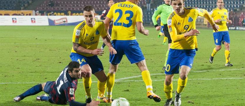 Piłka nożna. Lipski przebiera w ofertach